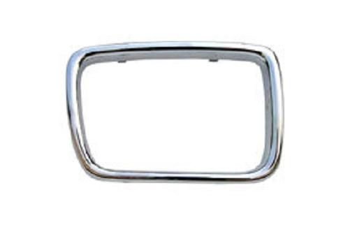 Acceder a la pieza Embellecedor rejilla central derecha cromado 94->