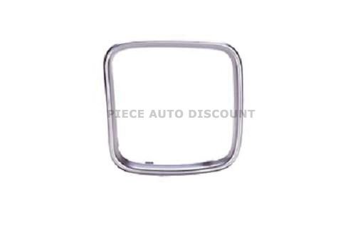 Acceder a la pieza Embellecedor rejilla central izquierda cromado ->94