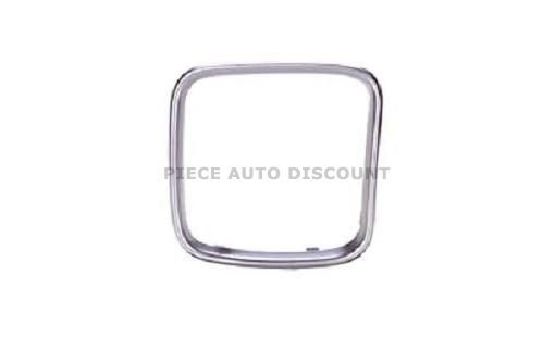 Acceder a la pieza Embellecedor rejilla central derecha cromado ->94