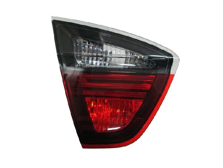 Acceder a la pieza Piloto trasero derecho interior Rojo - Fume [Sedan]