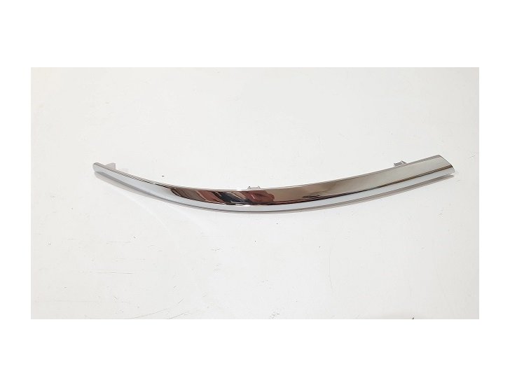 Acceder a la pieza Moldura parachoques trasero derecho Familiar