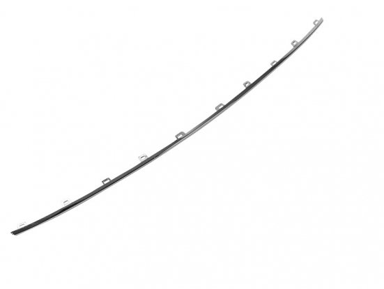 Acceder a la pieza Embellecedor rejilla central parachoques delantero cromada