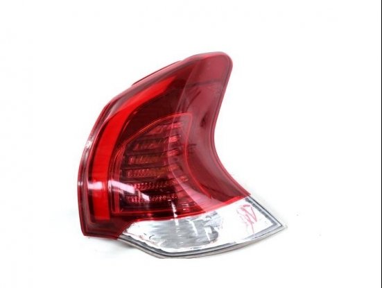 Acceder a la pieza Piloto trasera derecho exterior LED [Magneti Marelli]