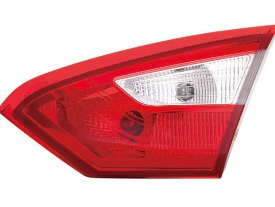 Acceder a la pieza Piloto trasero derecho interior [4 puertas]	