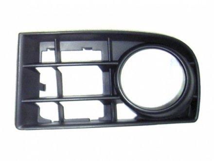 Acceder a la pieza Rejilla izquierda del parachoques delantero con agujeros antinieblas y 2 lamas