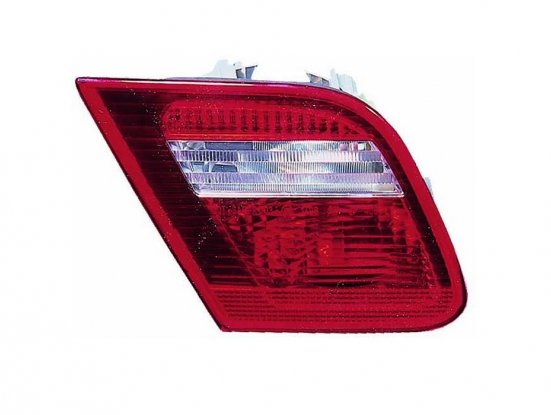 Acceder a la pieza Piloto trasero interior izquierdo 03->