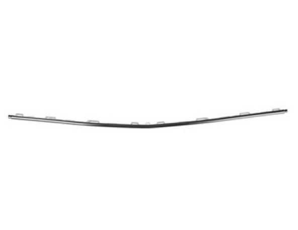 Acceder a la pieza Moldura inferior cromada del parachoques delantero Acceder a la pieza Moldura inferior cromada del parachoques delantero
