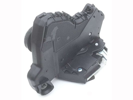 Acceder a la pieza Cerradura de puerta delantera derecha (4 pines)