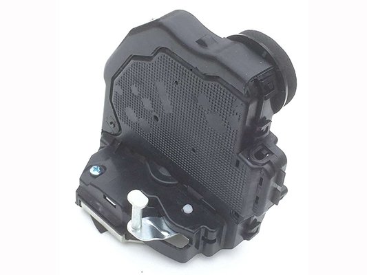 Acceder a la pieza Cerradura de puerta trasera izquierda (4 pines)