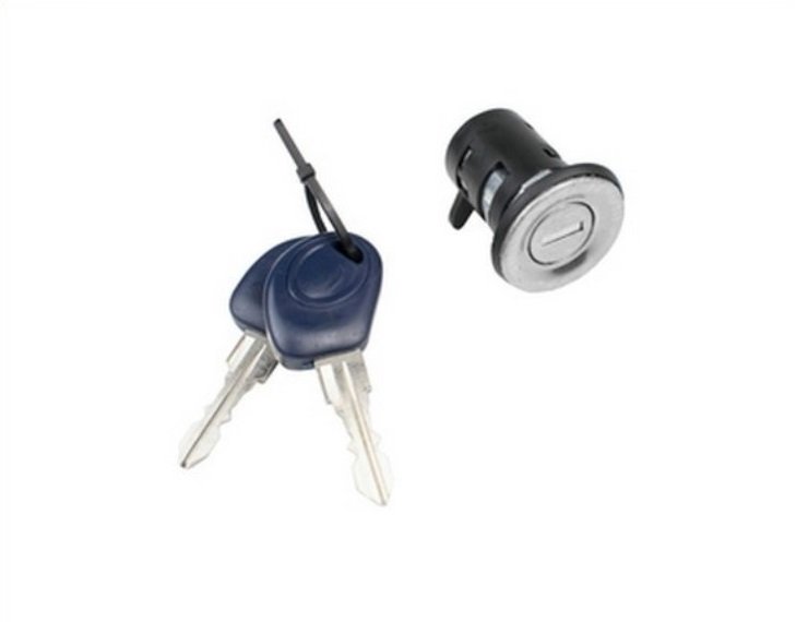 Acceder a la pieza Dos llaves con cerradura derecha (3 puertas)