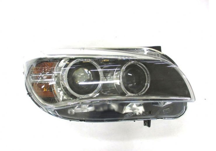 Acceder a la pieza Faro eléctrico derecho, negro, LED, xenon D1S (motor)