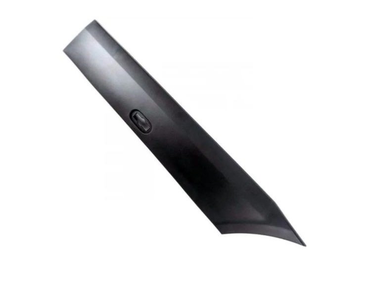 Acceder a la pieza Moldura inferior trasera izquierda, parte delantera, agujero intermitente