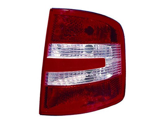 Acceder a la pieza Piloto trasero derecho (Sedán/Combi)