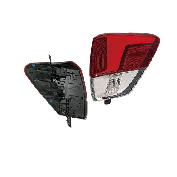 Acceder a la pieza Piloto trasero derecho LED